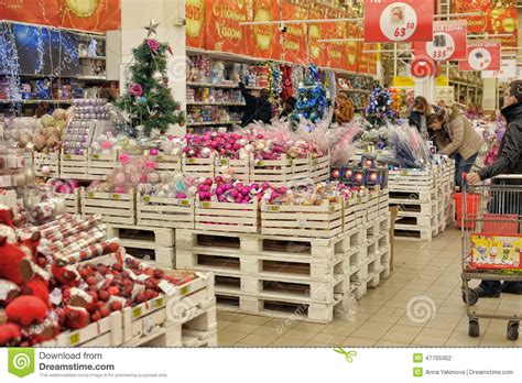 People In The Store To Buy Christmas Decorations Editorial ...