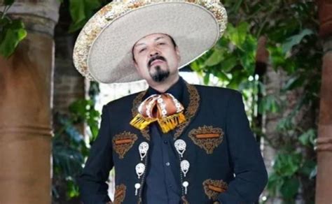 Pepe Aguilar es considerado como el suegro de México por ...
