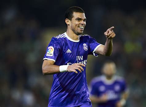 Pepe returns to Real Madrid training but Dani Carvajal ...