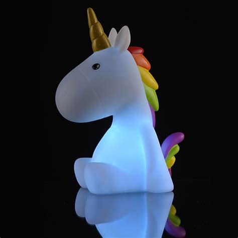 Pequeña luz de noche con forma de unicornio