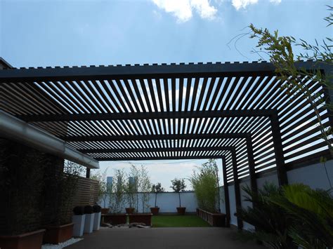 PERGOLA DE HIERRO Y MADERA DESIÑO MODERNO #modernpergola Diy Pergola ...