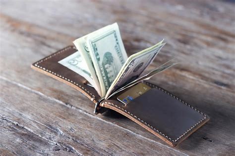 Personalized Money Clip Men’s Slim Wallet   Gifts For Men