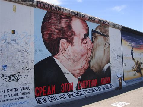Personas El Muro De Berlín Beso · Foto gratis en Pixabay