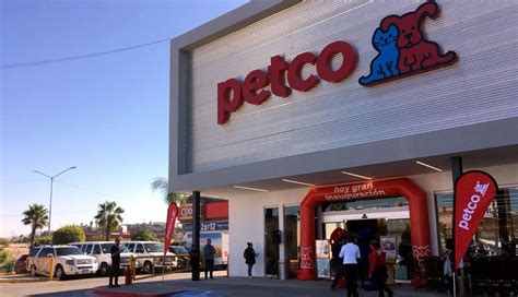 Petco, la tienda especializada en mascotas, llega a Tijuana