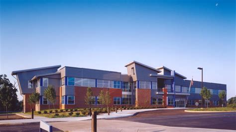 Phillips Respironics Corporate Facility | Projects | Bridges