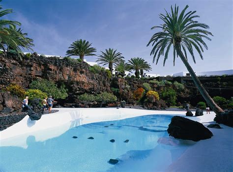 Phoebettmh Travel:  Canary Islands    Experiencing the beauty of Lanzarote
