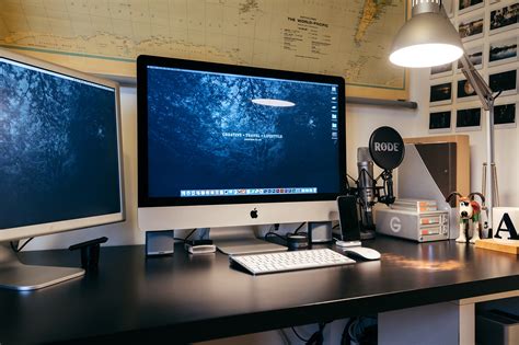 Photography Desk Setup | Organize Your Workspace To ...