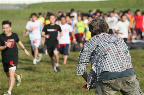 [PHOTOS] 12 Ways Running Away From Zombies Show How Unfit ...