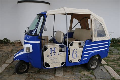 Piaggio Ape Calessino 200. White and blue versions * All PYRENEES ...