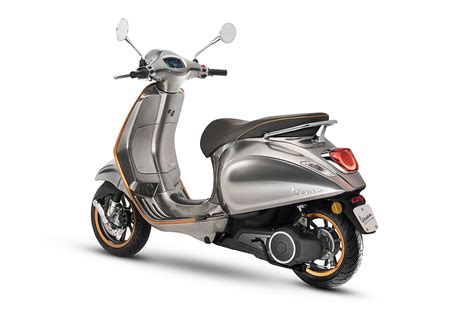 Piaggio   Vespa Elettrica 2018 Gallery | MOTOMAG