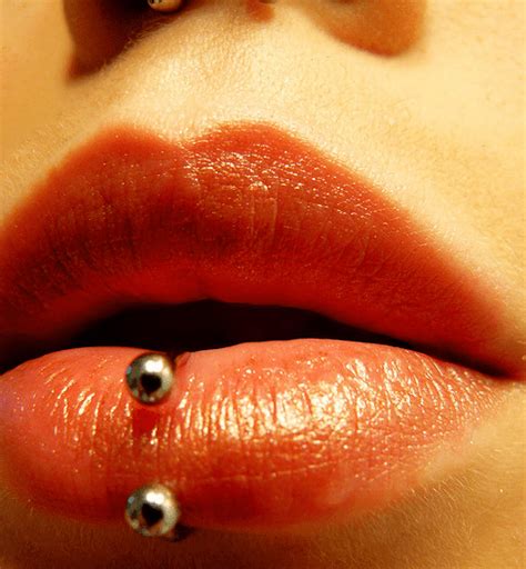 Piercings en los labios
