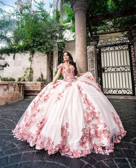 Pin by Chloe Radic on R+C in 2021 | Pretty quinceanera ...