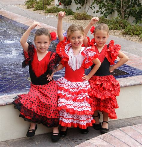 Pin by I. R O S E. M. on Flamenco | Flamenco dress, Flamenco costume ...