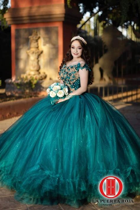 Pin by Isabel Draiman on Emerald in 2021 | Quince dresses ...