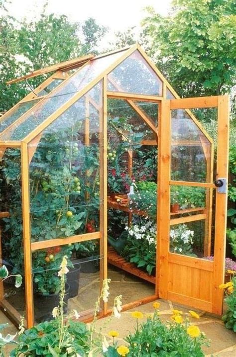 Pin by Lauralu On on Hogar Lindo | Backyard greenhouse, Diy greenhouse ...