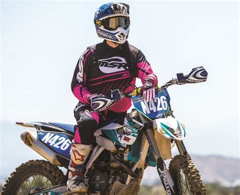 Pin by Tom McDowell on People and Poses | Dirt bike girl ...