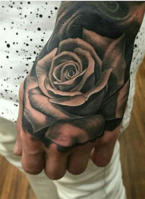 Pin de Ezequiel Payva en tattoo | Tatuajes de rosas, Tatuaje de rosa en ...