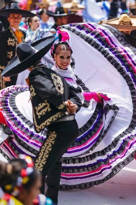 Pin de Ixel Rosales en Folklore mexicano | Folklore mexicano, Fiesta