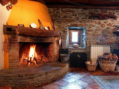 Pin de Lorena Revello en Casas en 2019 | Rustic fireplaces ...