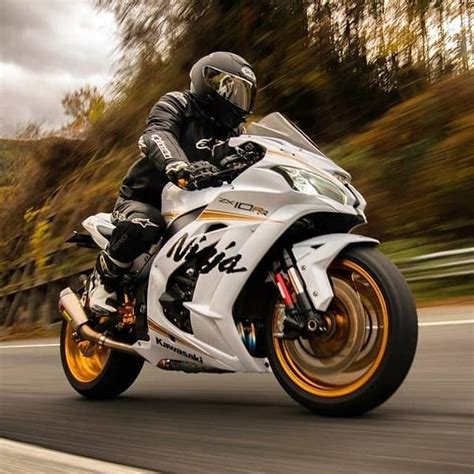Pin de March en 10.Kawasaki Sport Bike | Motos