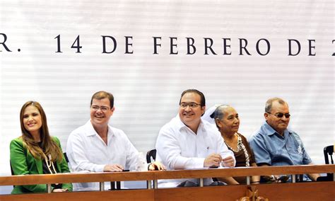 Pin en 14 02 2014 El gobernador, Javier Duarte de Ochoa, atestigua ...