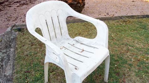 Pin en Pintando sillas de plástico
