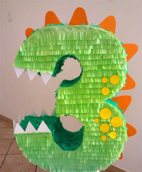 Piñata Dinosaurio para los 3 años de Santiago #piñata # ...