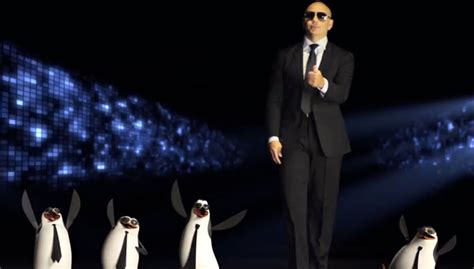 Pitbull estrenó el video de su tema para la película de los pingüinos ...