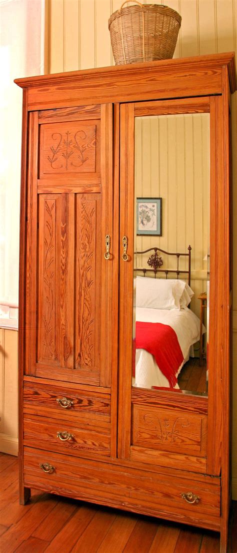 Placard de pinotea antiguo | Ropero de madera, Dormitorios ...