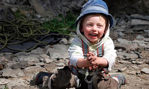 Playing in the dirt is good for children | Daily Mail Online