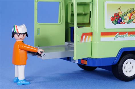 PLAYMOBIL SUPERMARKET GROCERY DELIVERY VAN WITH LOTS OF ...