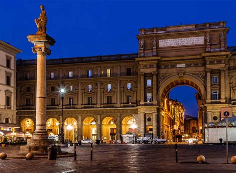 Plaza de la República  Piazza della Repubblica  en Florencia