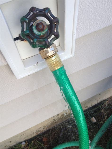 plumbing   How do I fix a leaking garden hose connection ...