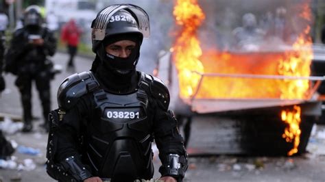 Policía en Colombia: por qué es militar y no civil y qué tiene que ver ...