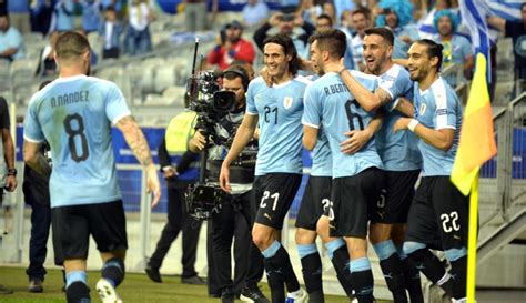 ¿Por qué canales se podrán ver el partido de Uruguay con Chile en la ...