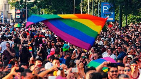 ¿Por qué se celebra el 28 de junio el Día del Orgullo LGTBQI+?