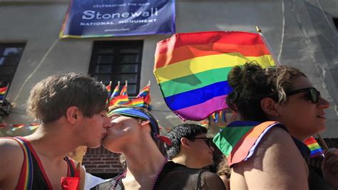 ¿Por qué se celebra el Día del Orgullo Gay el 28 de junio ...