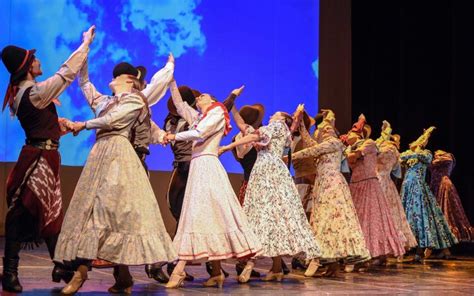 ¿Por qué se celebra hoy el Día Internacional del Folklore y el Día del ...