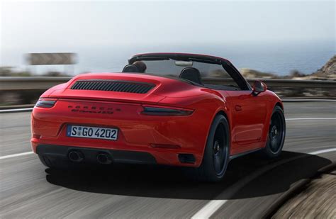 Porsche 911 GTS Cabrio dinamica trasera   Mega Autos