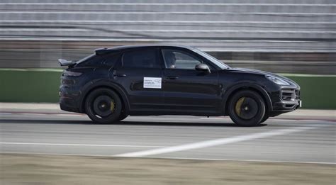 Porsche Cayenne Coupé 2022: primeros datos, fotos y vídeo