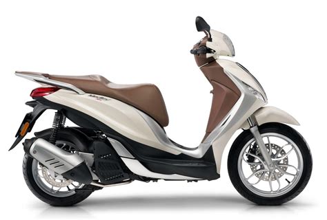 Potencia y agilidad en la scooter Piaggio Medley 125 Special Edition 2020