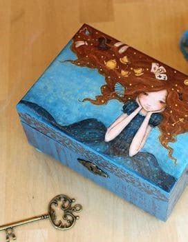 Preciosas cajas de madera decoradas para regalo con diseños