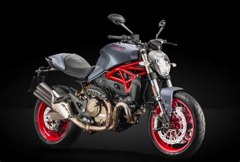 Présentation de la moto Ducati Monster 821 Euro4
