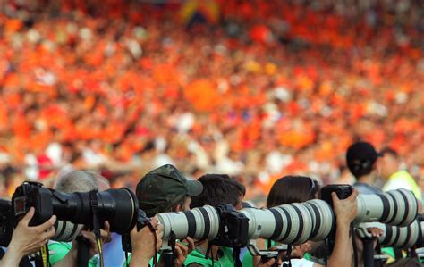 Pressefotografen beim Spiel Niederlande Elfenbeinküste in Stuttgart ...