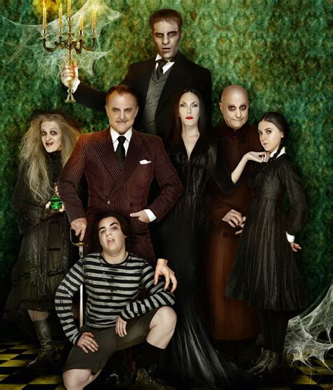 ¡Primera foto de  La Familia Addams ! Llega a Madrid la ...