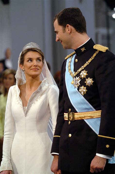 Prince Felipe and Letizia Ortiz The Bride: ‪Letizia Ortiz ...