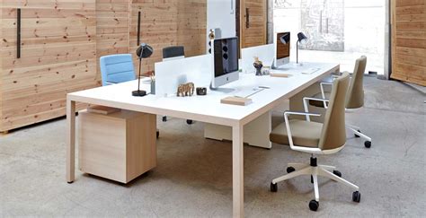 Prisma, mesas de oficina de estilo nórdico muy españolas