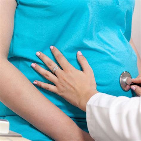 Problemas de encías durante el embarazo | Clínica Giroca
