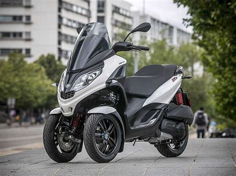 Prueba Piaggio MP3 300 HPE 2019: equilibrio scooter en 3 ruedas ...