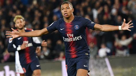 PSG vs O. Lyon Mbappé se come al Lyon: marca cuatro goles ...